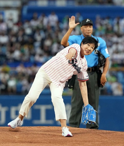 小池百合子都知事